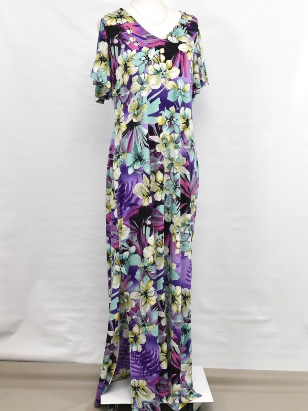 Connected Apparel Floral Maxi Dress Size 16 V-Neck Purple Tropical Flutter Sleev